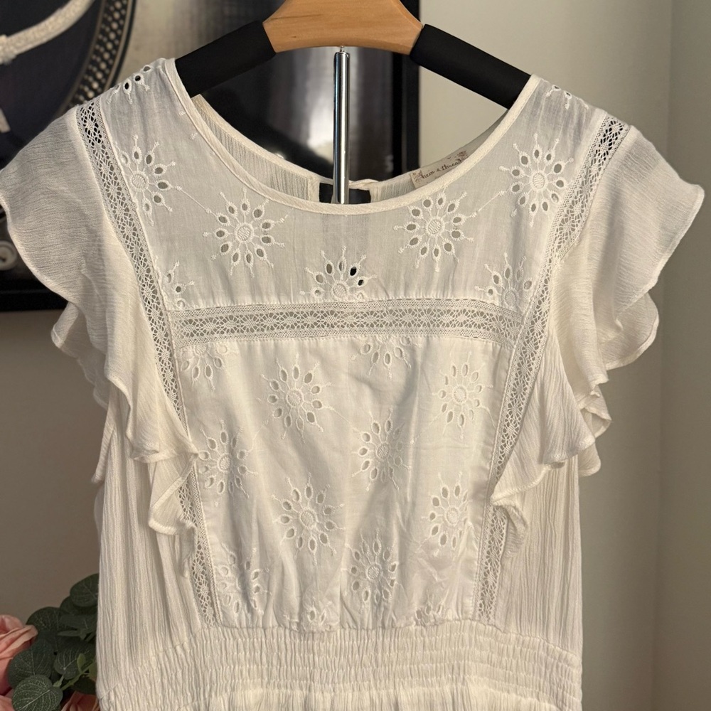 Hem & Thread White Flutter Dress Size Large - Picture 3 of 5